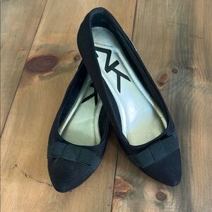 Anne Klein Women's Black Flats